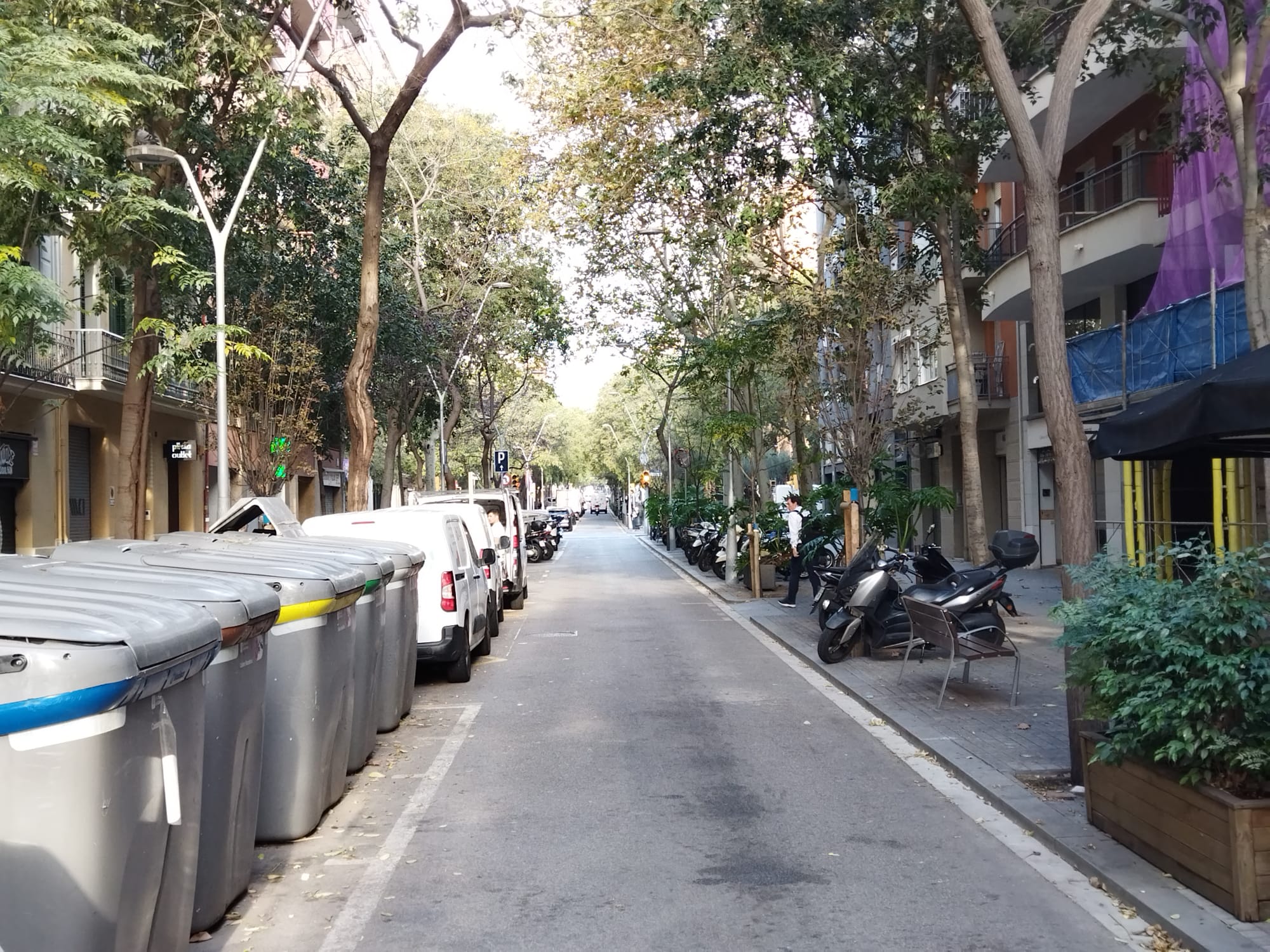 La calle de Lllança, almirante siciliano, en el Eixample / Jordi Subirana