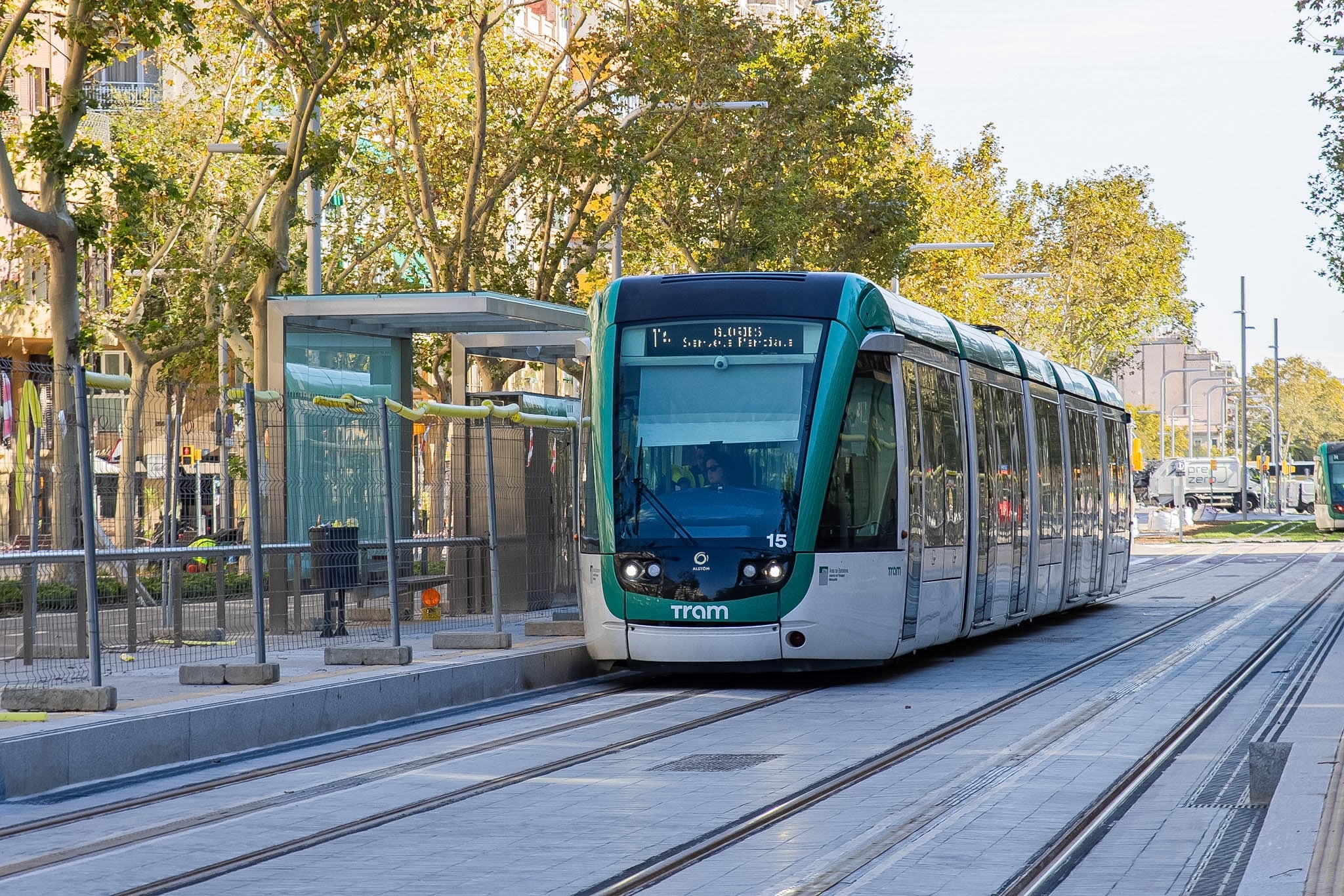 Una tramvia fa el recorregut del nou tram per la Diagonal / ACN