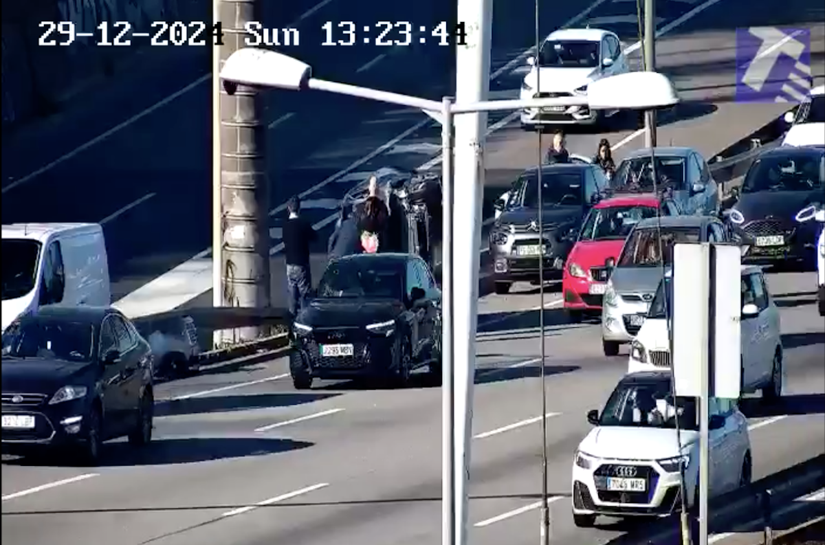 Imagen del accidente de tráfico en el nudo de la Trinidad / Trànsit (X)