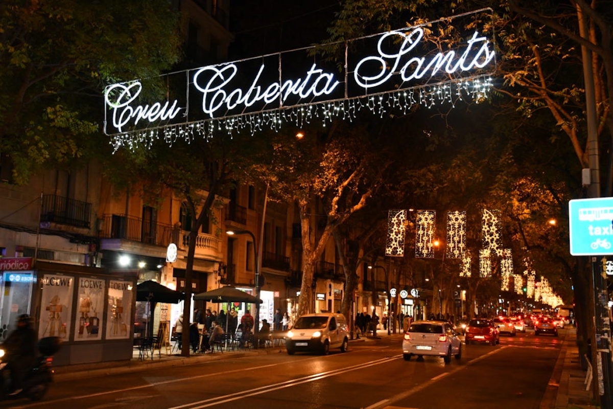 Llums de Nadal a l'eix de Creu Coberta i Sants / Ajuntament de Barcelona