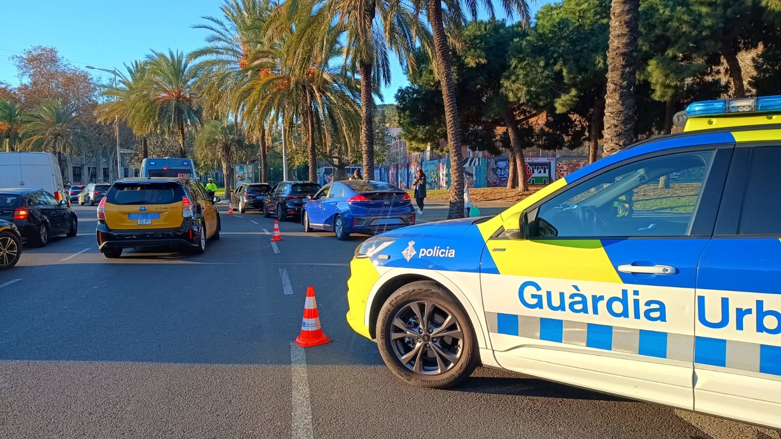 Un cotxe de la Guàrdia Urbana en un control a Barcelona / GUB