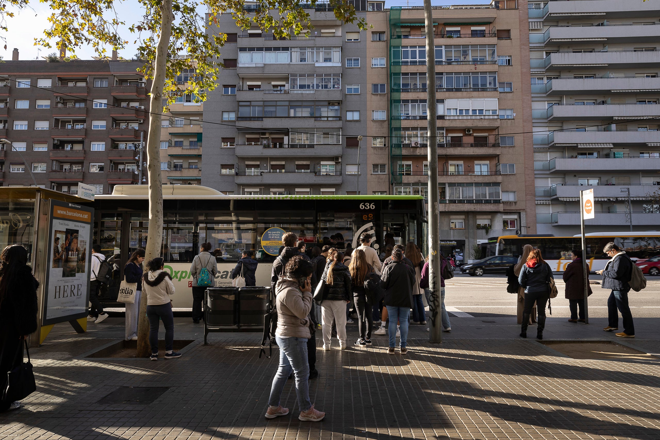 Els veïns es queixen de la gran afluència de busos a Meridiana | Jordi Play