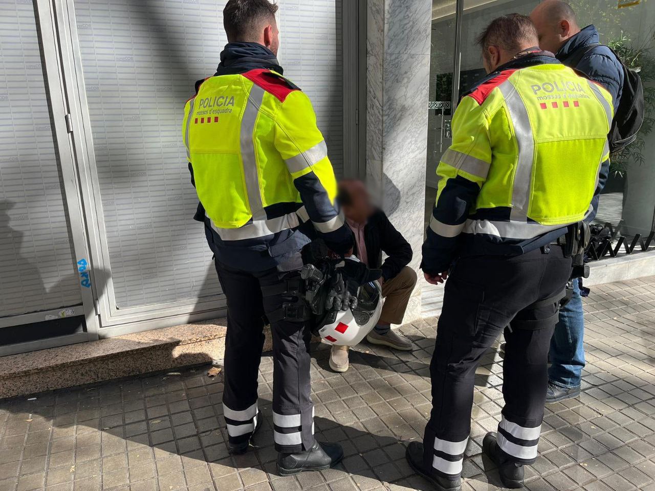 Agents dels Mossos en el marc del dispositiu a eixos comercials de Barcelona / Mossos d'Esquadra