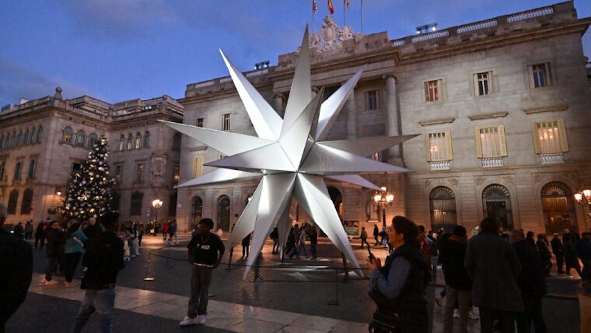 L'estel de Nadal de la plaça de Sant Jaume / Ajuntament de Barcelona