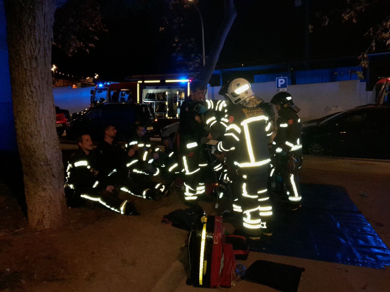 Una imatge de l'operatiu dels Bombers a la Guineueta | Bombers de Barcelona
