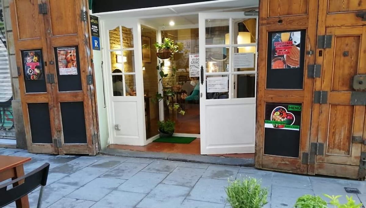 El restaurant L'Hortet, al carrer del Pintor Fortuny del Raval / Facebook L'Hortet