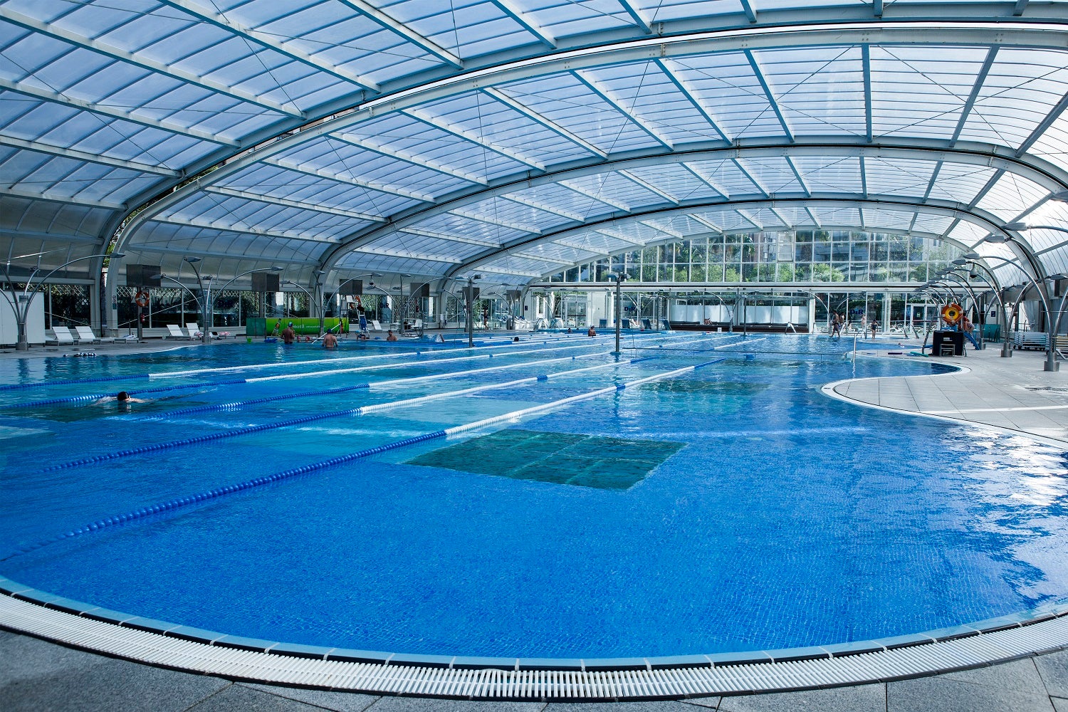 Instal·lacions d'un dels gimnasos de la companyia DIR a Barcelona / DIR