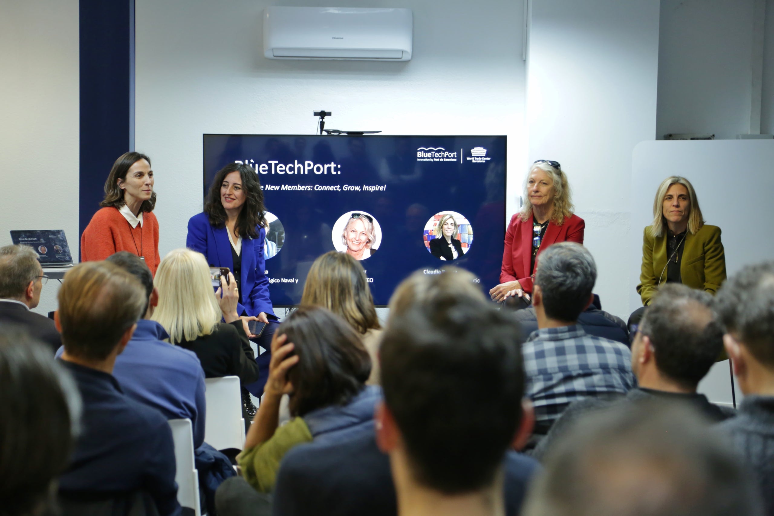 L’acte va comptar amb les intervencions, d’esquerra a dreta, de Rita Almela, Cap d’Innovació del WTCB; Noelia Ortega, directora de CT Naval; AnnCarpenter, CEO de Braid Theory; i Clàudia Parera, directora del Barcelona Clúster Nàutic / Port de Barcelona
