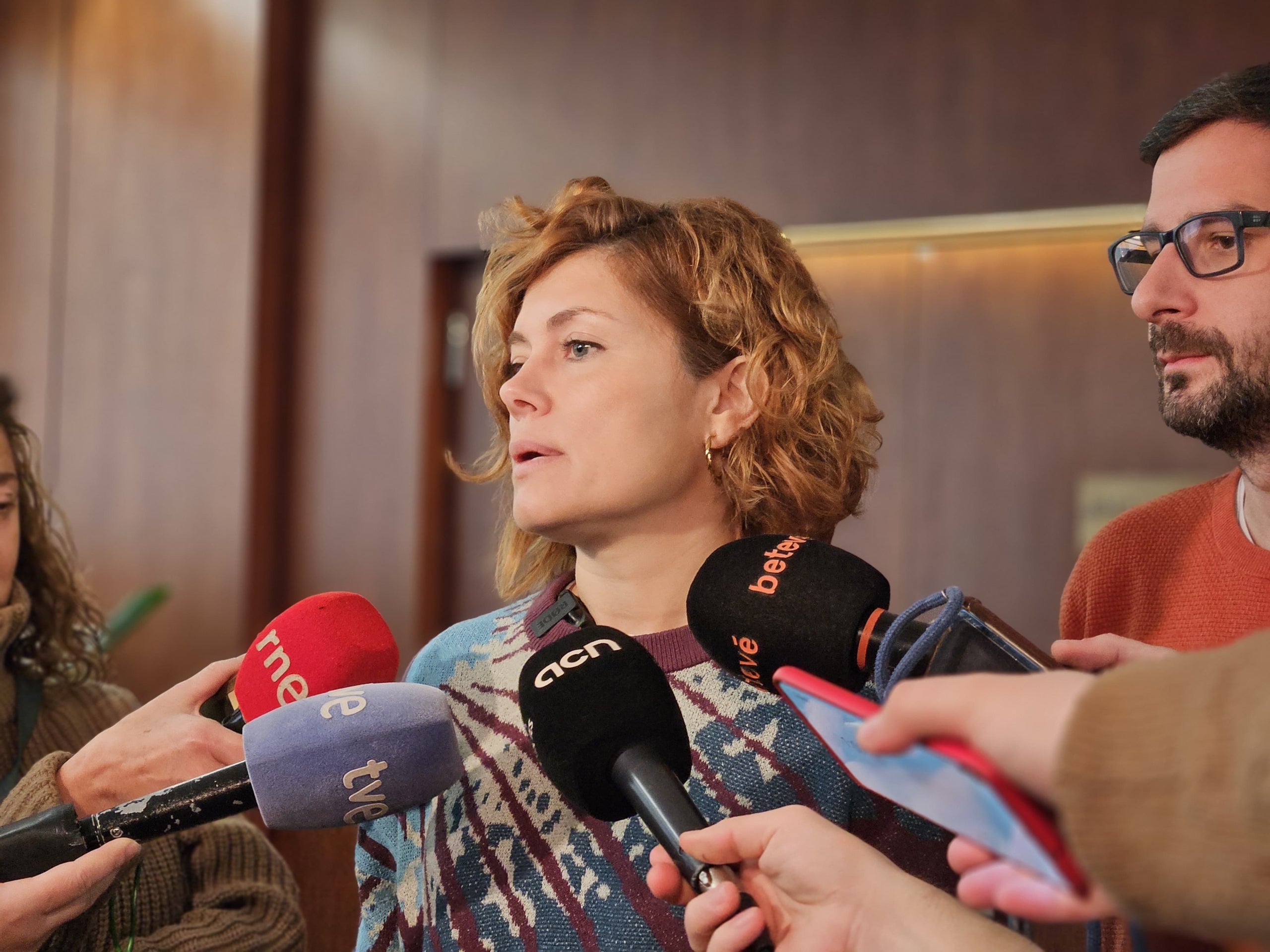 La presidenta del grup municipal d'ERC, Elisenda Alamany, en una atenció als mitjans / ERC