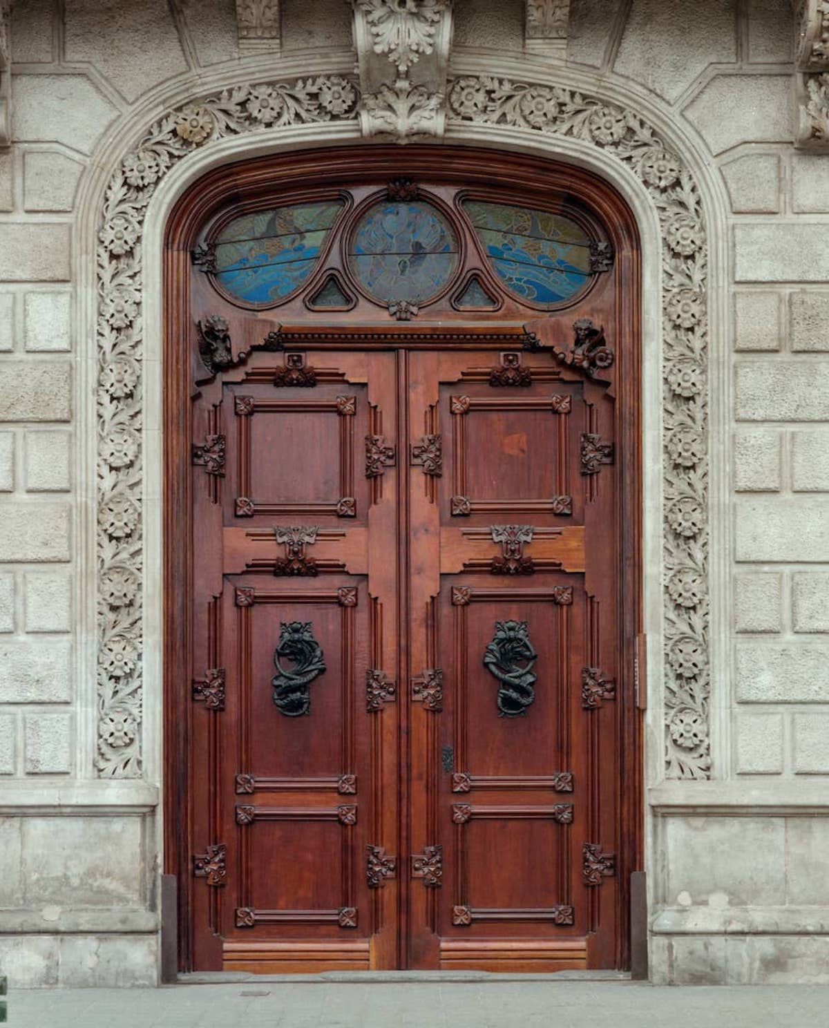 La Casa Condeminas es una joya modernista ubicada frente al mar, en el paseo de Colom / Casa Condeminas (Uniq)