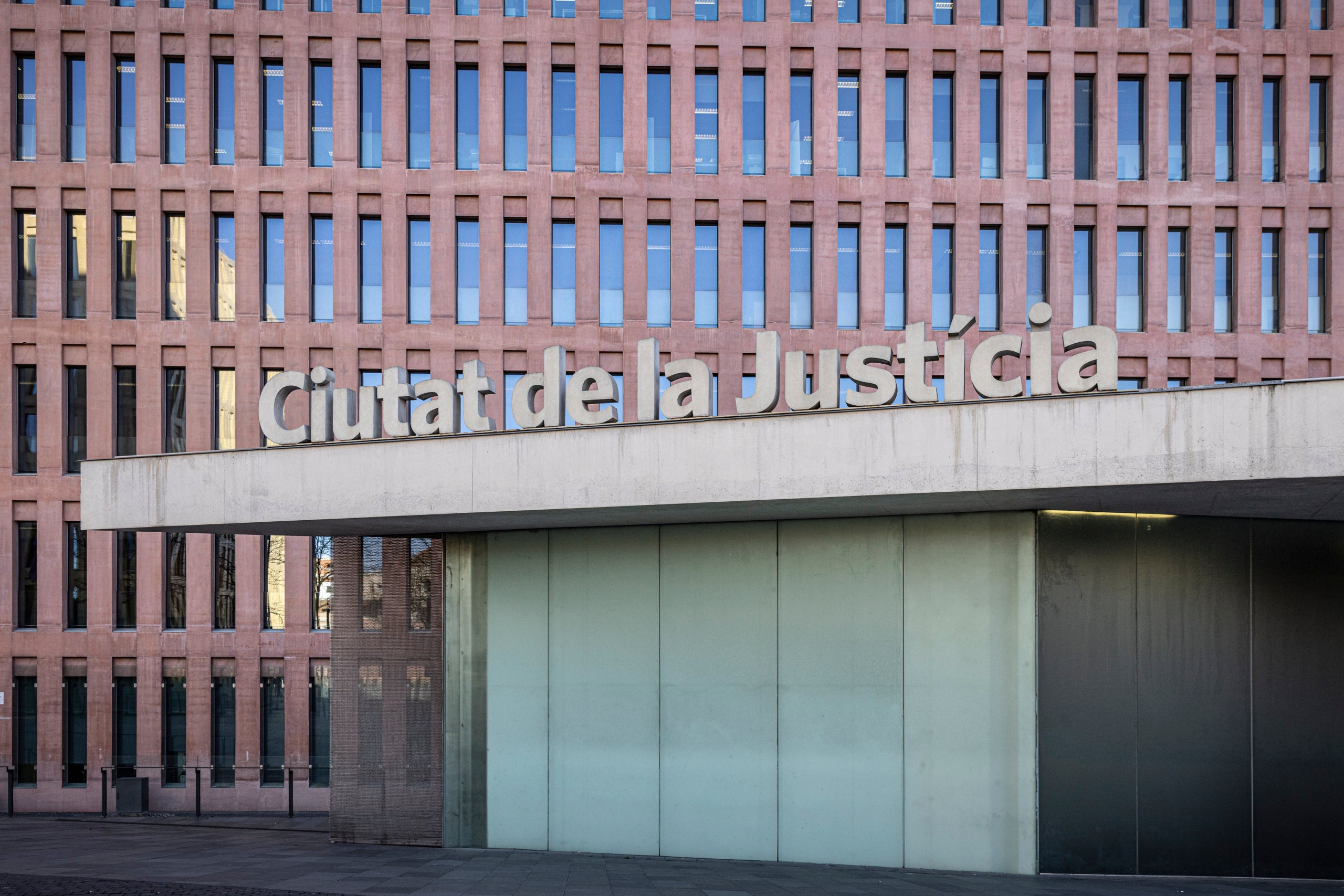Façana de la Ciutat de la Justícia de Barcelona. | Jordi Borràs (ACN)