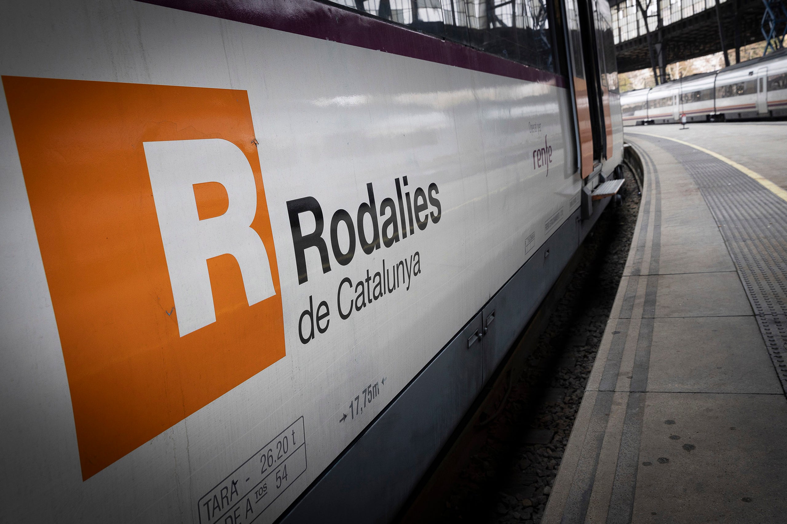 Tren de Rodalies Catalunya / Jordi Play