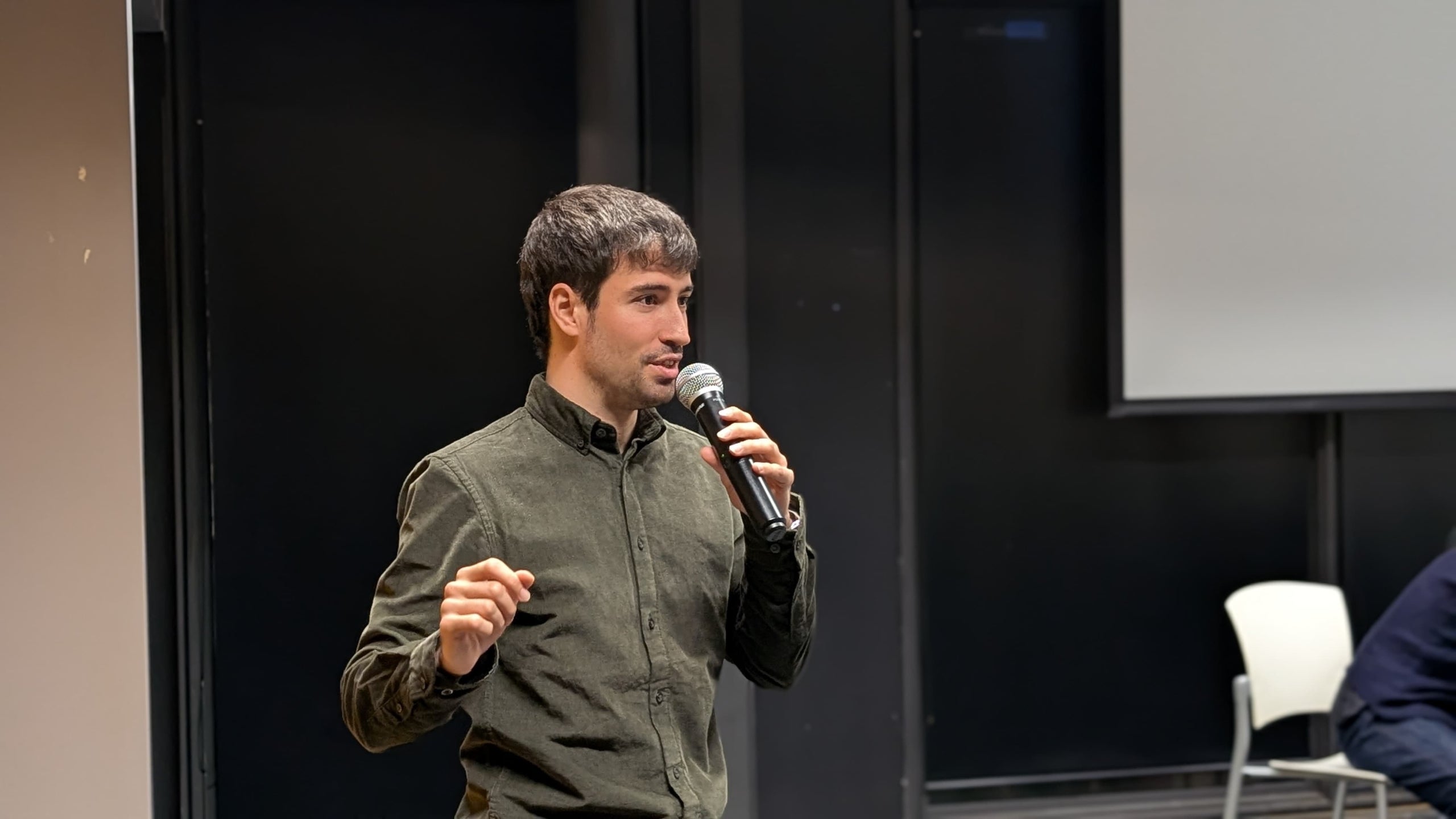 Angel Camacho, portaveu del nou procés estratègic de CUP Barcelona, ha conversat amb el TOT abans de l'assemblea 