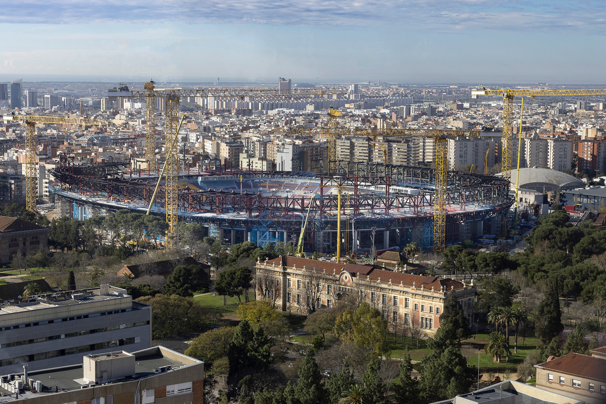 espai Barça, Les Corts, grues construcció