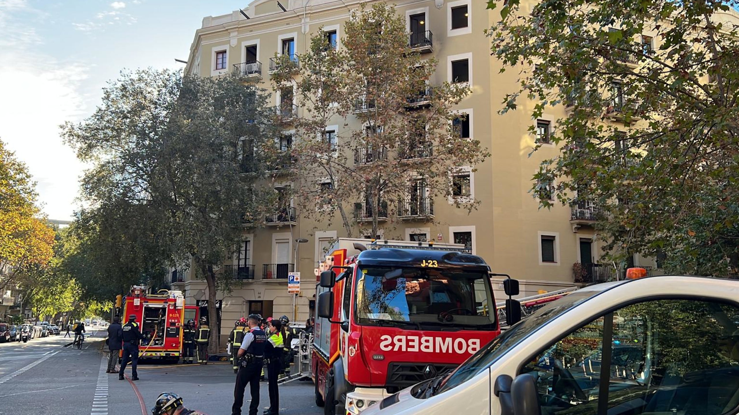 Un dispositiu dels Bombers de Barcelona en una imatge d'arxiu / ACN