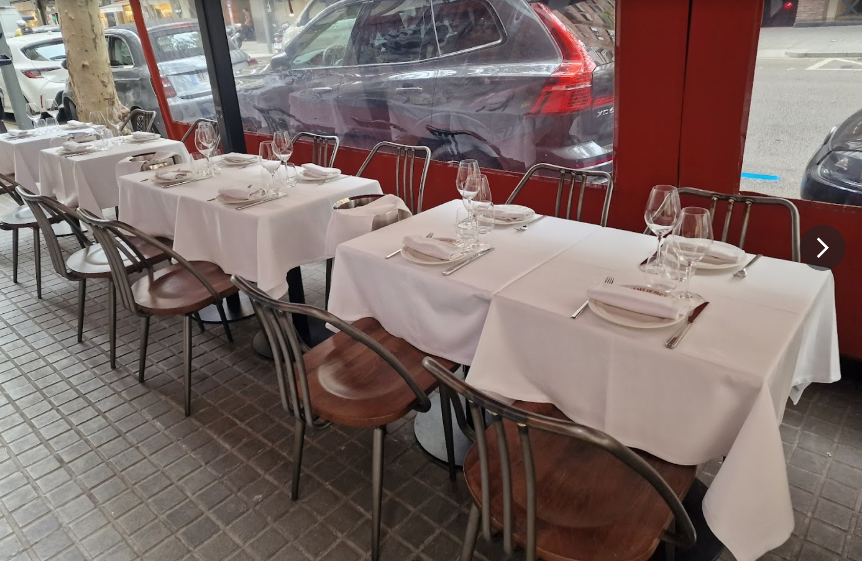 Interior del restaurant El Cafè de París