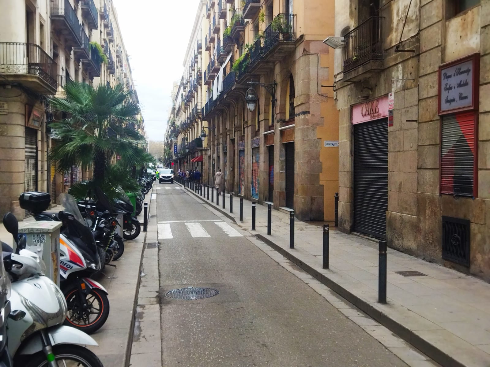 El carrer de la Princesa, a Ciutat Vella, que es reurbanitzarà amb les inversions del pla de barris / Jordi Subirana