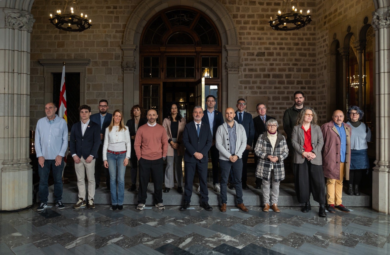 L'alcalde Jaume Collboni amb representants de les entitats LGTBI+ / Ajuntament de Barcelona
