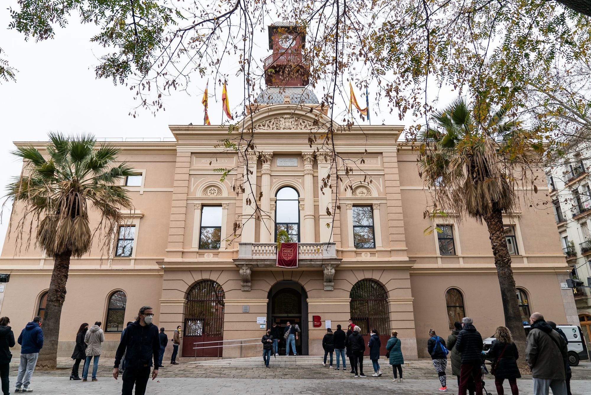 L'exterior de la seu del districte de Sant Martí, on es fan els consells plenaris del districte | Martí Petit / Ajuntament