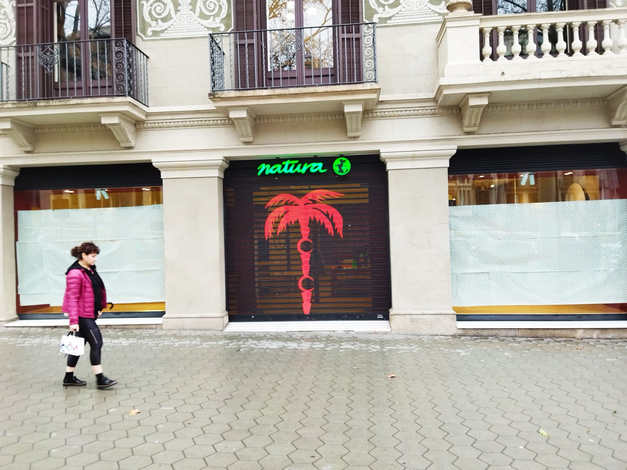 La botiga Natura del passeig de Gràcia, tancada el març passat que ocuparà Misui, de la firma barcelonina Unión Suiza / Jordi Subirana