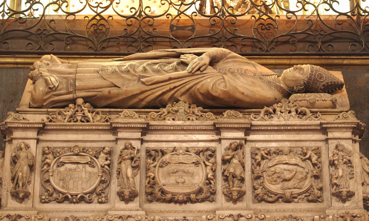 Com cada 6 de març, amb motiu del dia de Sant Oleguer, la Catedral va obrir dijous als feligresos i a tots els ciutadans que s'hi van acostar el sepulcre on es guarda el cos incorrupte d’Oleguer Bonestruga / Catedral de Barcelona