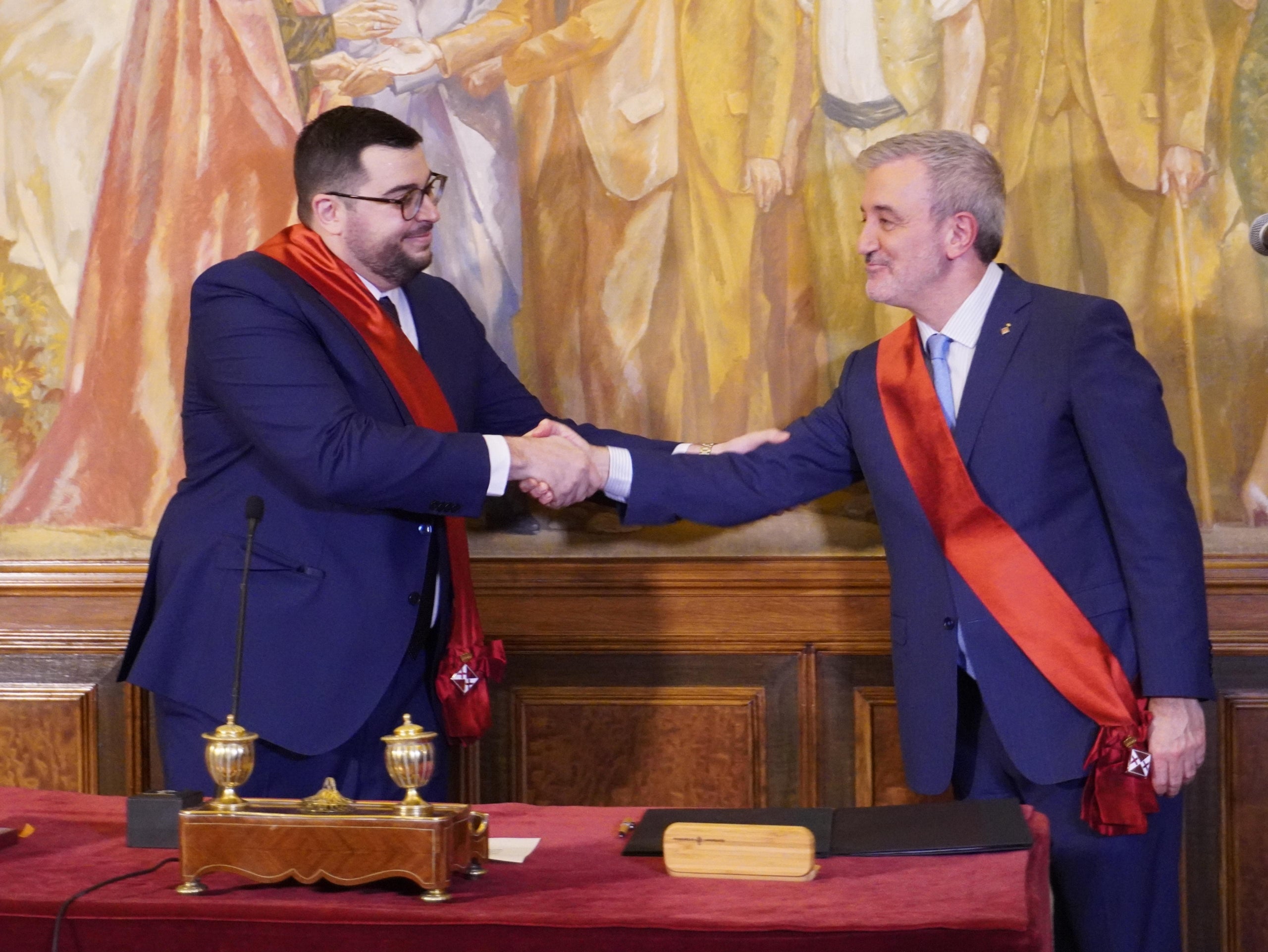 El nou regidor de Junts, Arnau Vives, en l'acte de presa de possessió / Junts per Barcelona