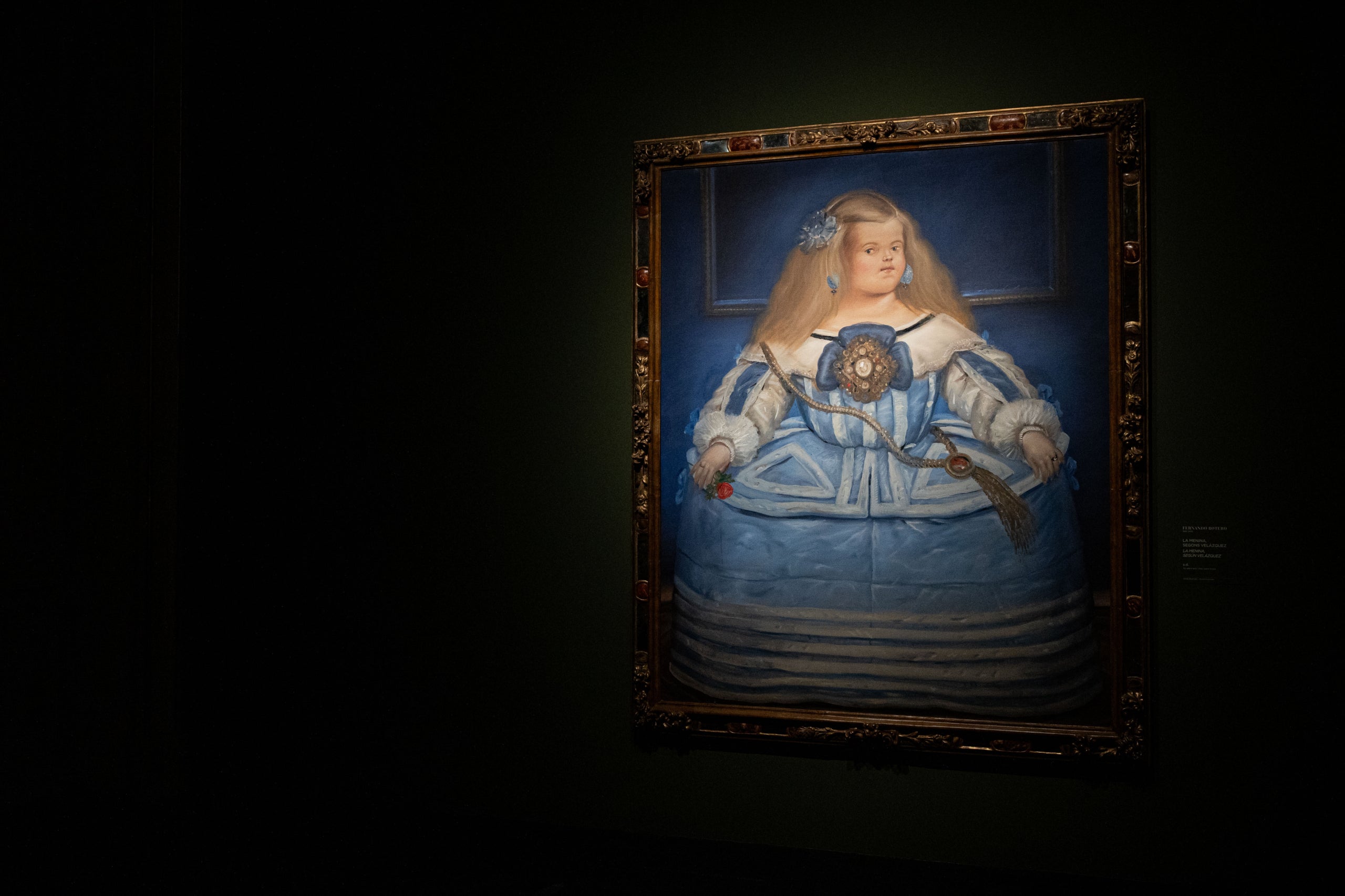 Part del recorregut de l'exposició 'Fernando Botero: Un Maestro universal' amb l'obra 'La Menina, según Velázquez' en primer pla / Cedida