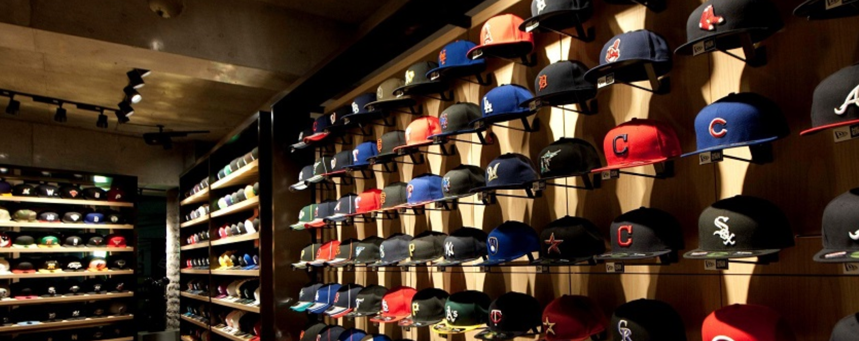 Les gorres New Era arriben a Barcelona amb botiga pròpia