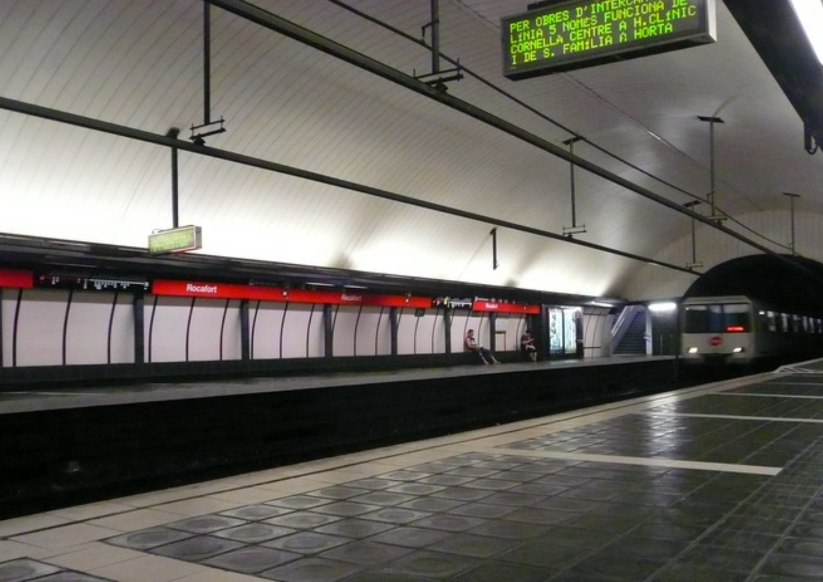 Estación de Rocafort de metro, L1 