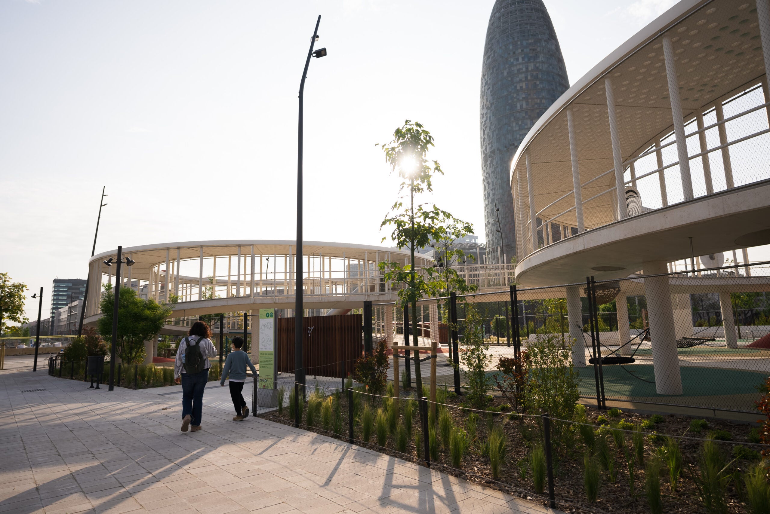 Imatge del nou parc de les Glòries Catalanes inaugurat aquest dissabte 26 d'abril, 20 anys després de l'inici de les obres / Ajuntament de Barcelona