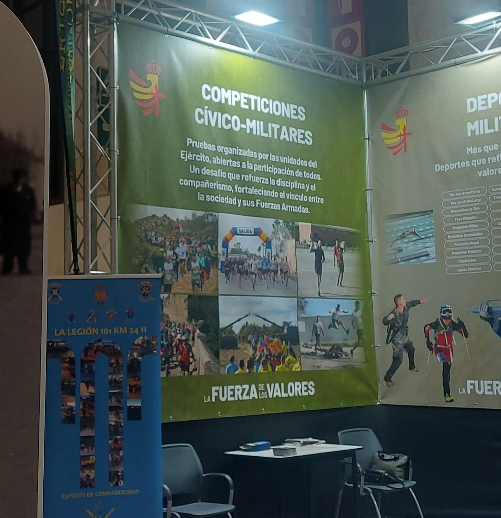 L'estand de l'exèrcit espanyol, a la fira del corredor de la Marató / Cedida-ERC