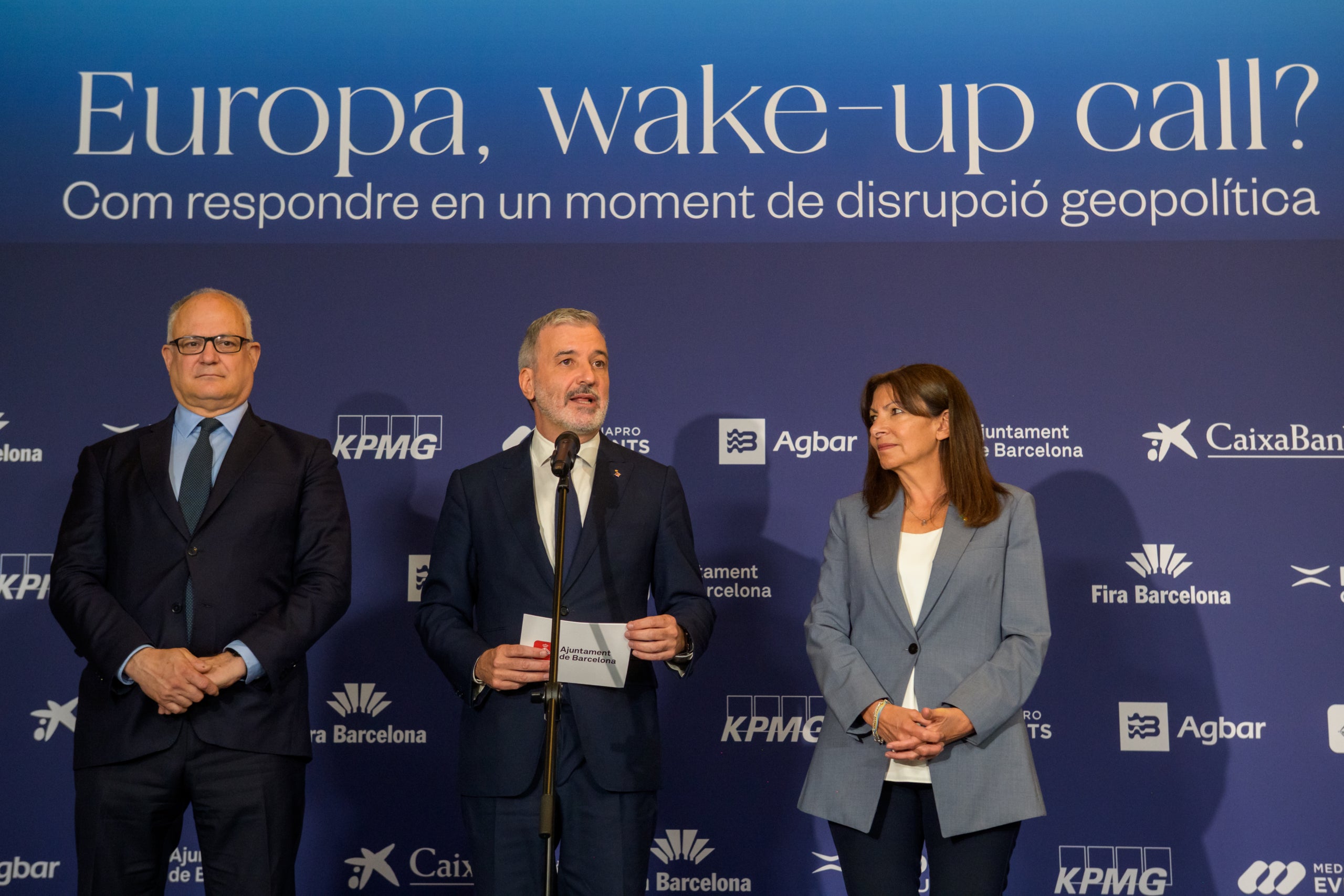 L'alcalde de Barcelona, Jaume Collboni, amb l'alcaldessa de París, Anne Hidalgo i l'alcalde de Roma, Roberto Gualtieri / ACN