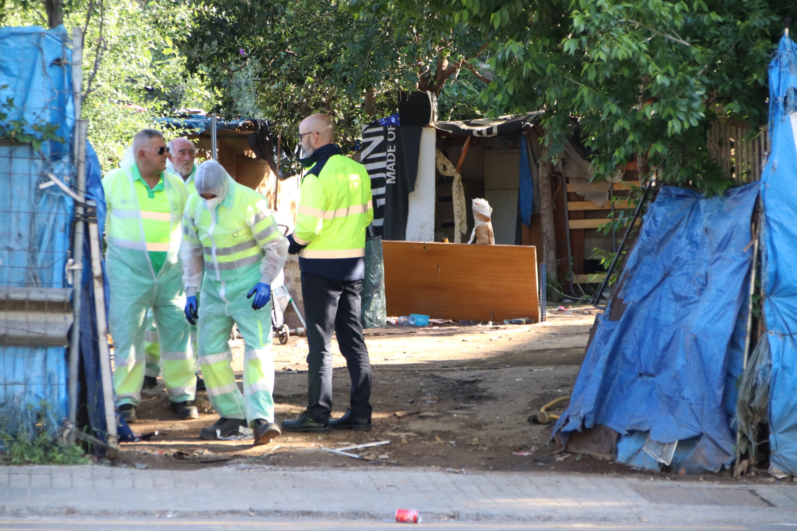Els serveis municipals de neteja han entrat a l'assentament de Vallcarca / ACN