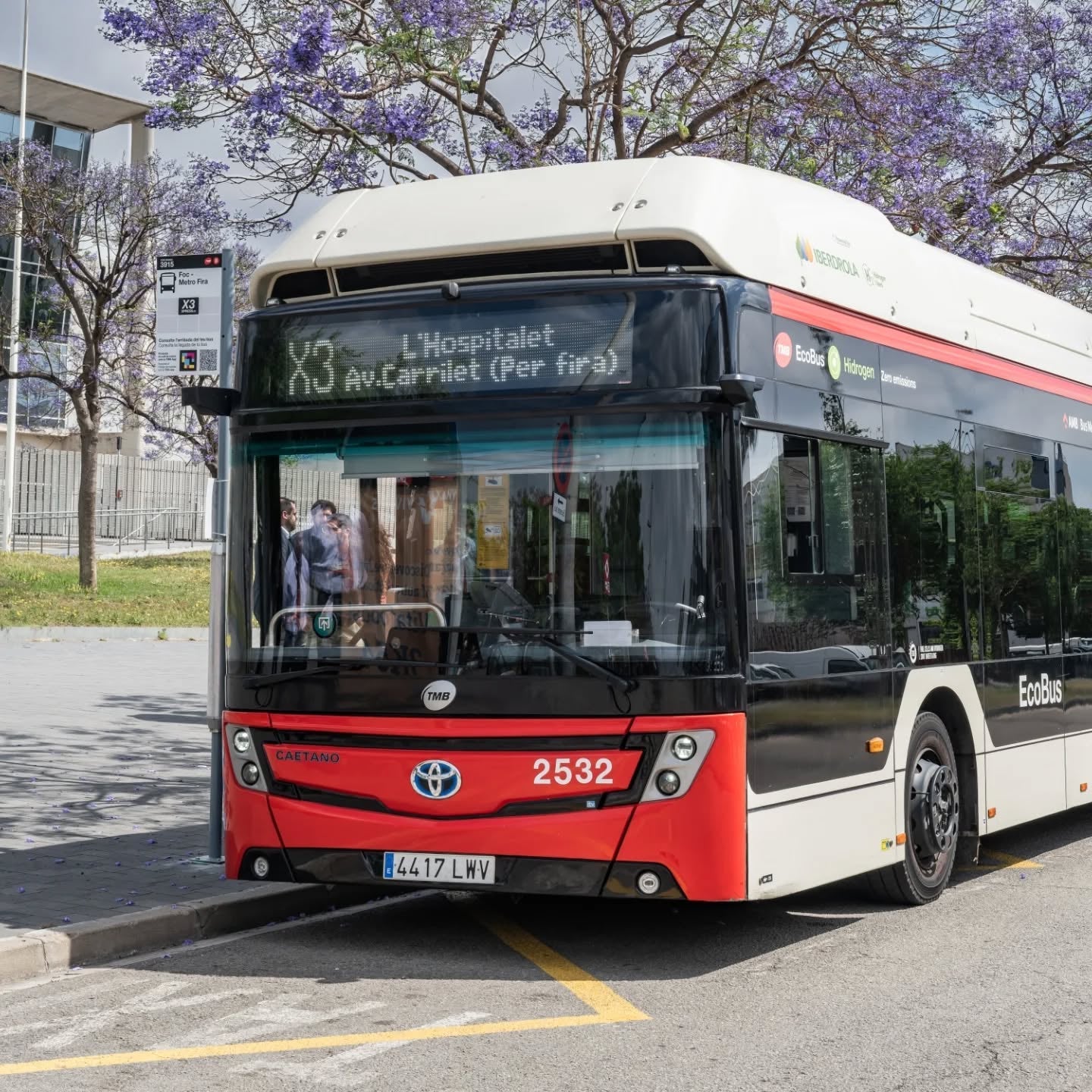 La nova línia de bus exprés de TMB, la X3 / TMB