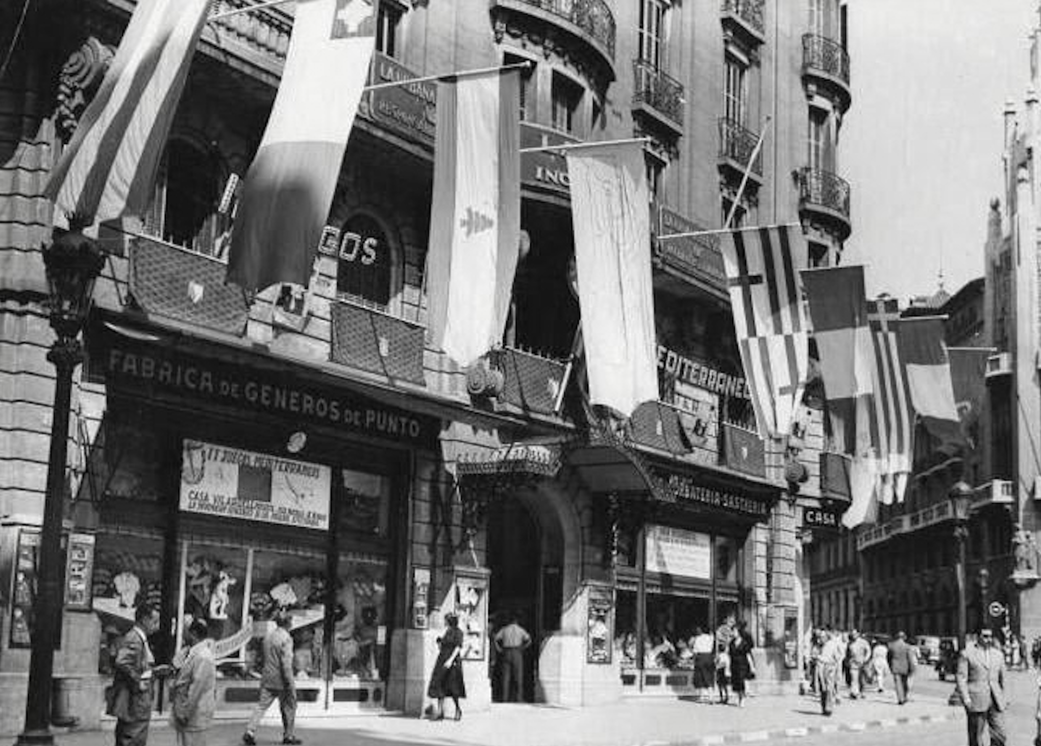 Façana de l'antiga Casa Vilardell, que va obrir portes el 1928 