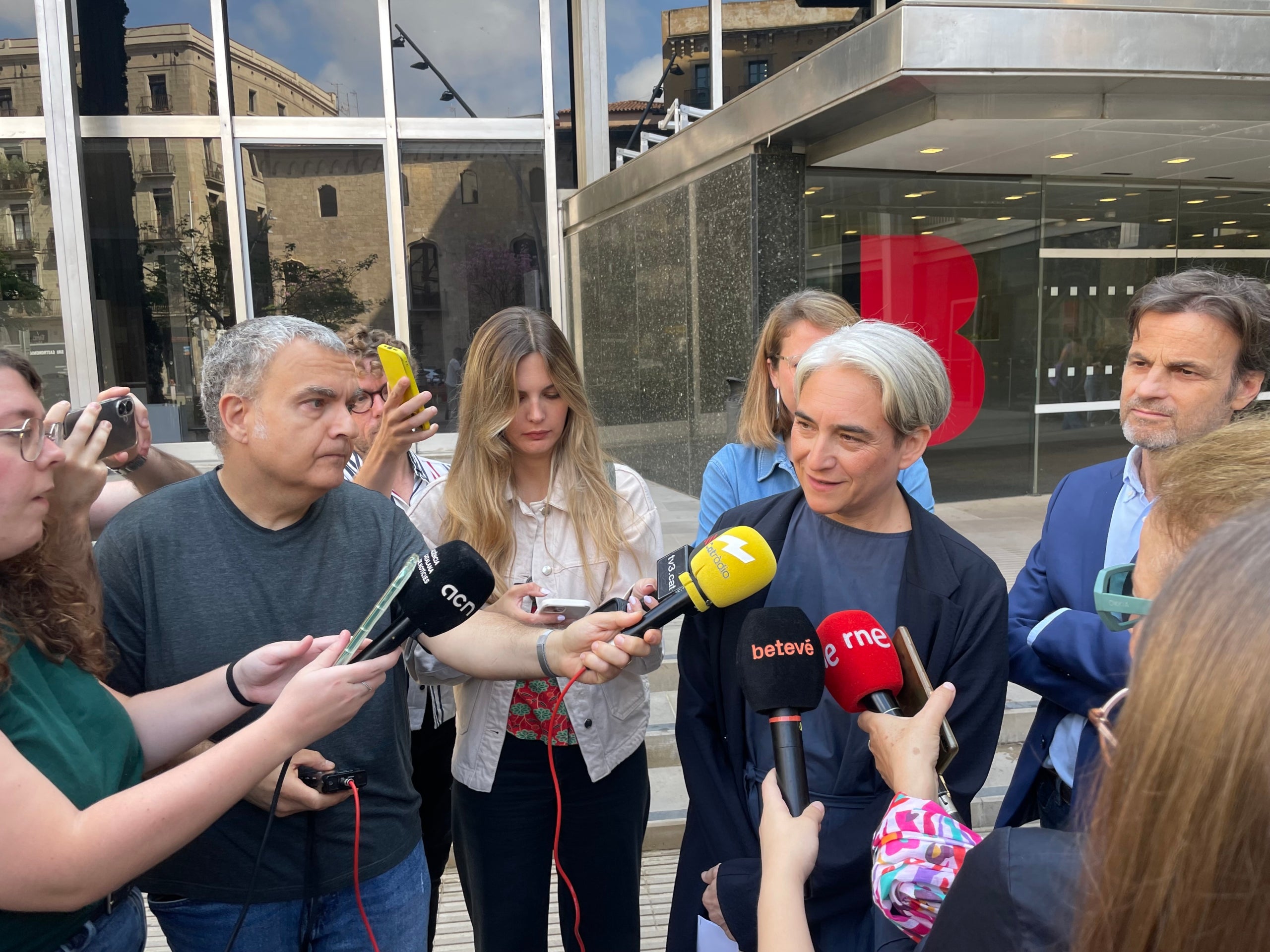 L'exalcaldessa Ada Colau en la roda de premsa d'aquest dilluns a l'Ajuntament / A.R.