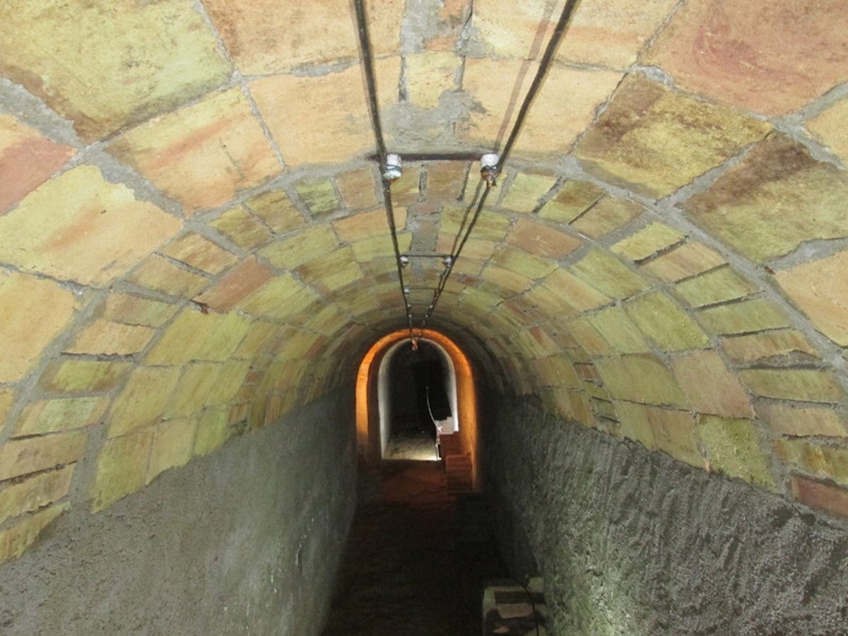 Túnel del refugi de la Torre de la Sagrera / Torre de la Sagrera
