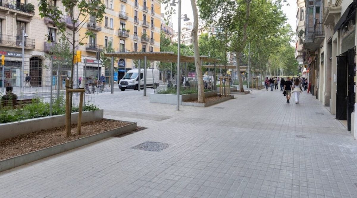 Un tram de la reforma de la ronda de Sant Antoni, ja executada / Ajuntament de Barcelona