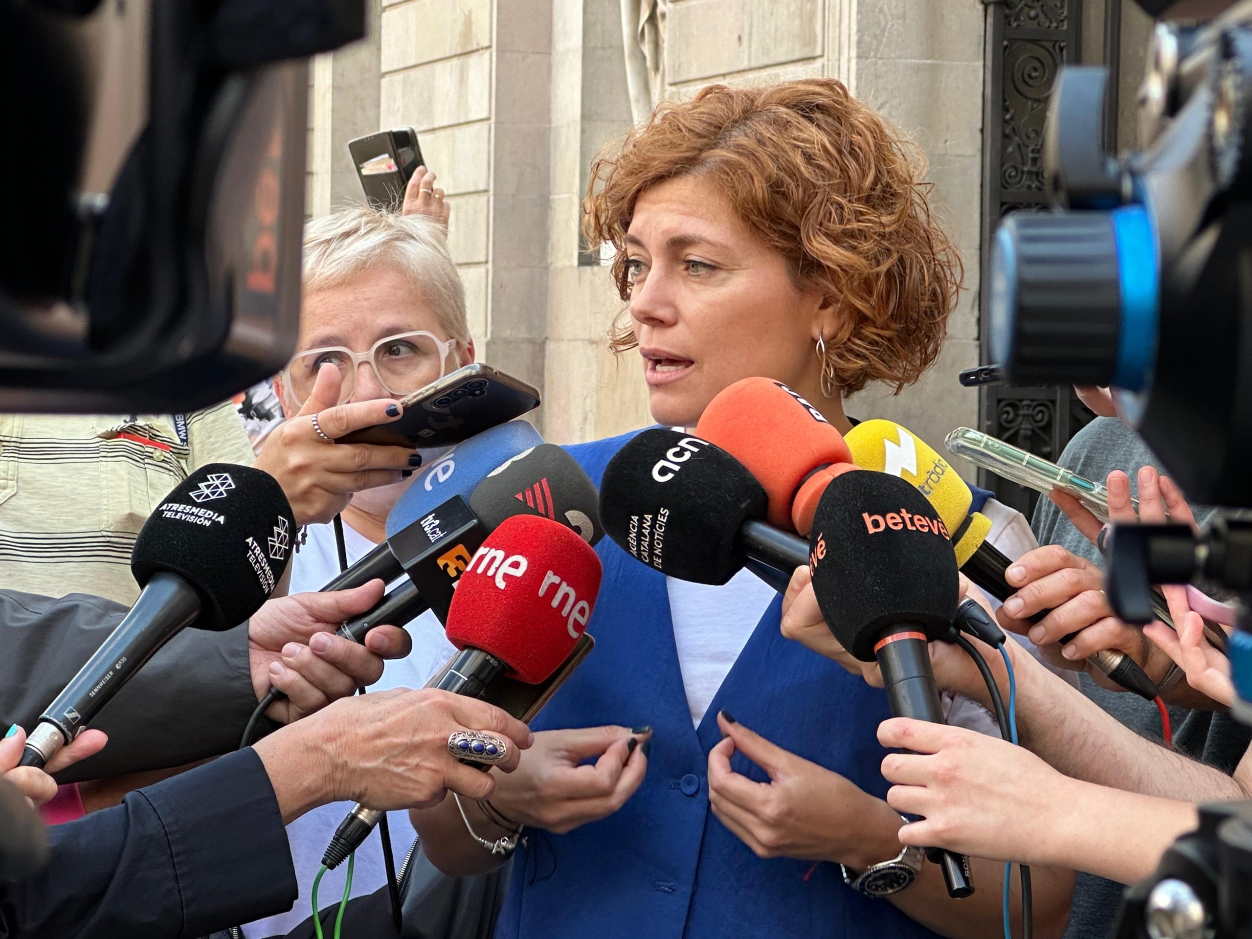 La secretaria general d’ERC i cap de files del grup municipal, Elisenda Alamany, en la roda de premsa d'aquest dilluns / ERC