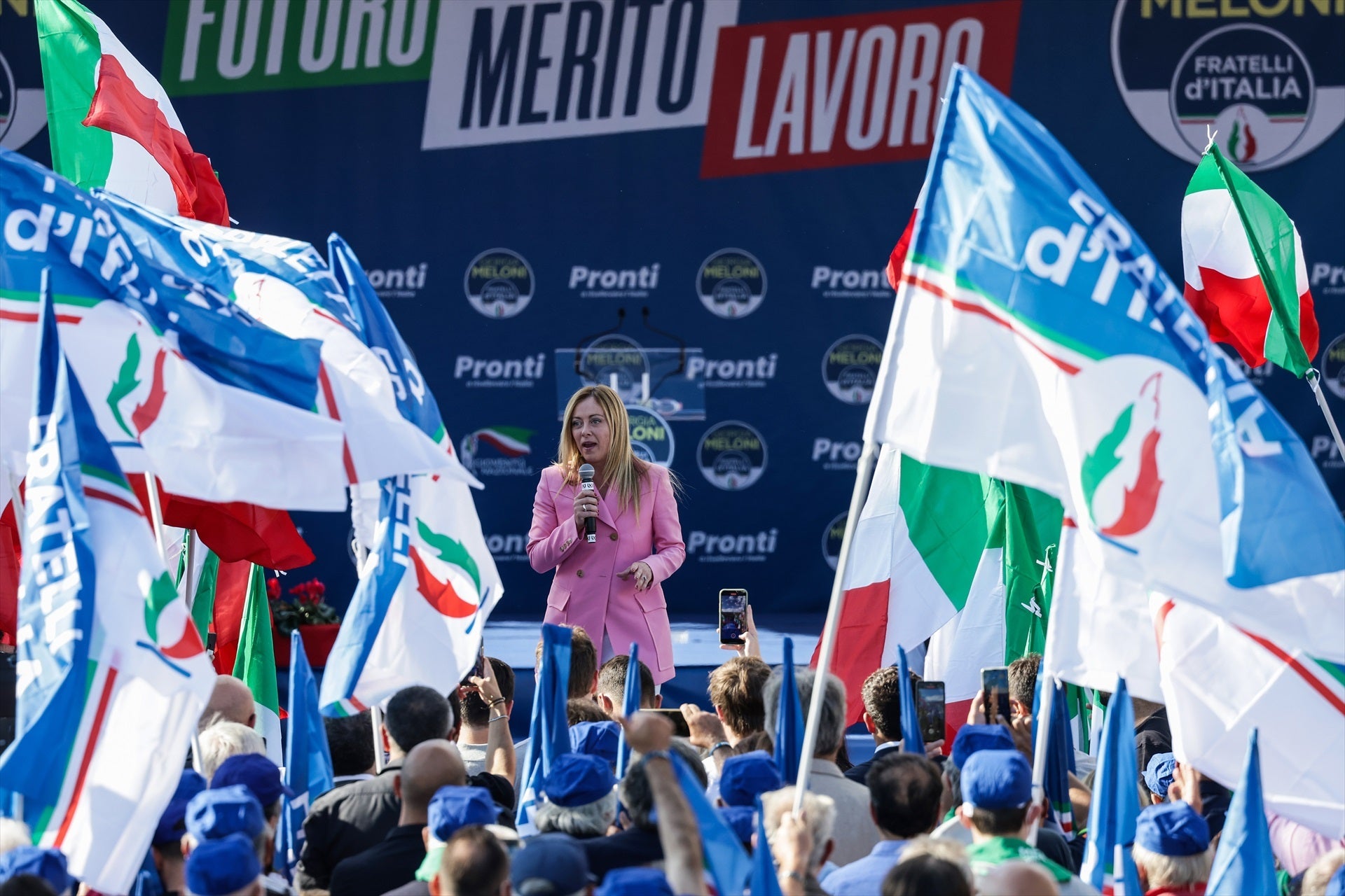 La primera ministra italiana, Giorgia Meloni, a un acte polític del seu partit, Fratelli d'Italia, a Nàpols / EP