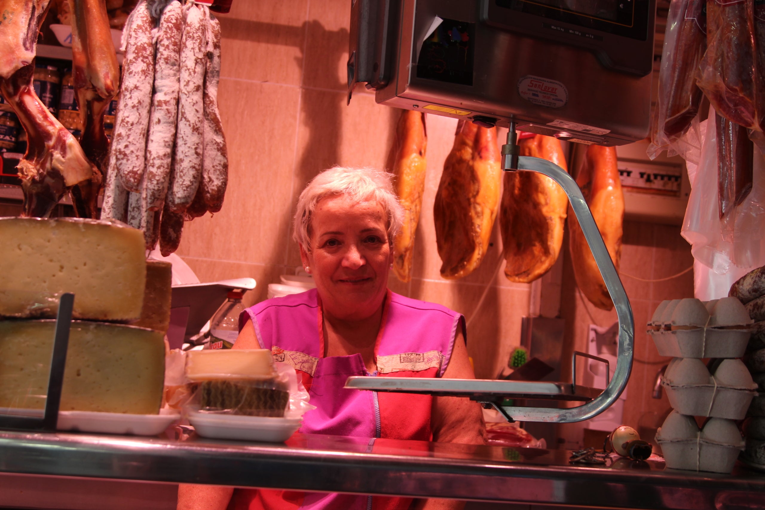 L'Ondina Monteiro és la veterana del Mercat de Ciutat Meridiana i una de les supervivents d'aquest equipament / A.R.