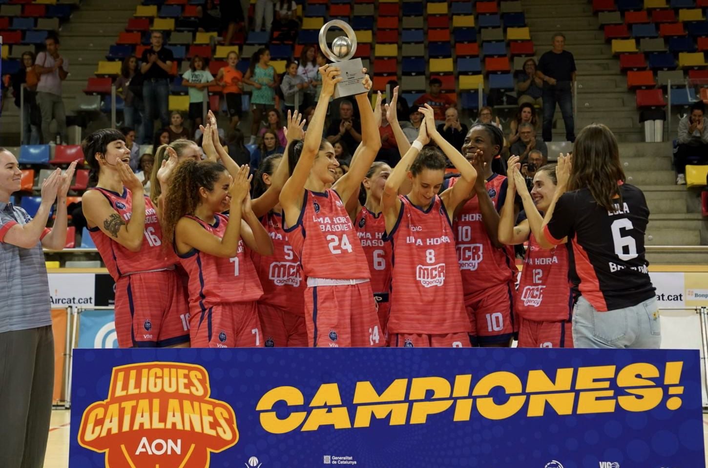 Les jugadores del Lima Horta juguen a segona divisió i són campiones de la lliga catalana | Cedida