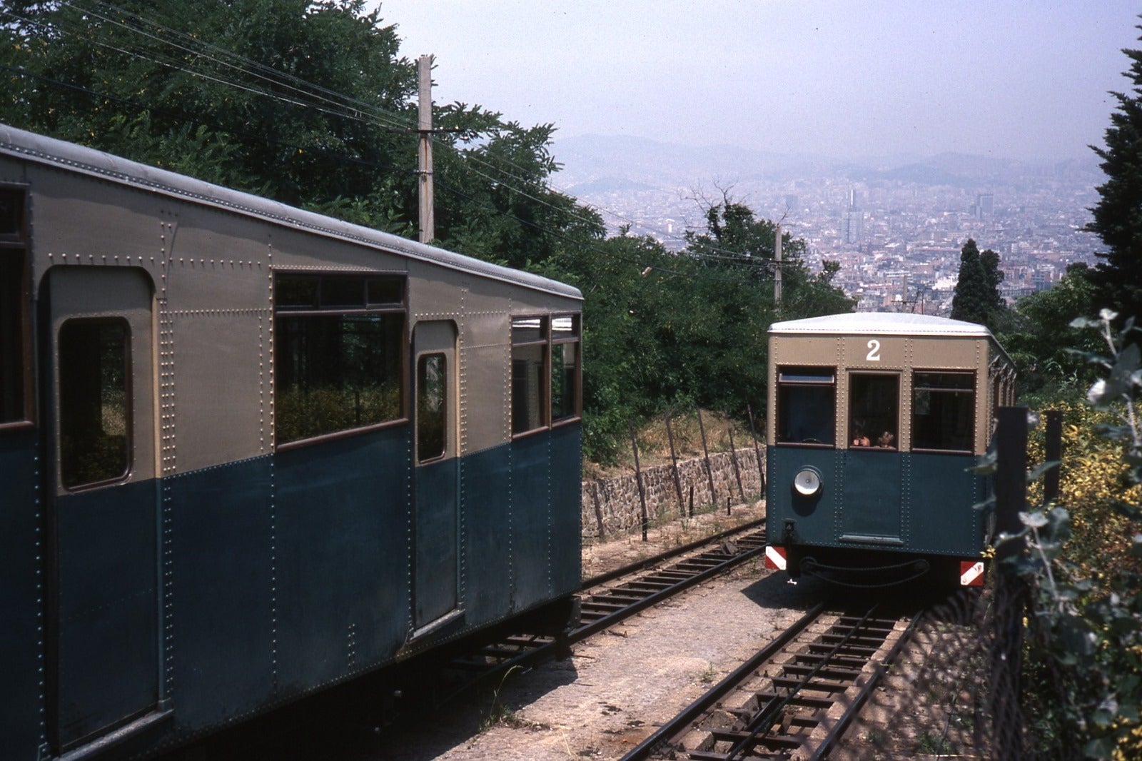Fotografia del tram superior del funicular que antigament connectava amb els peus del castell de Montjuïc / Arxiu Fundació TMB (Cedida)