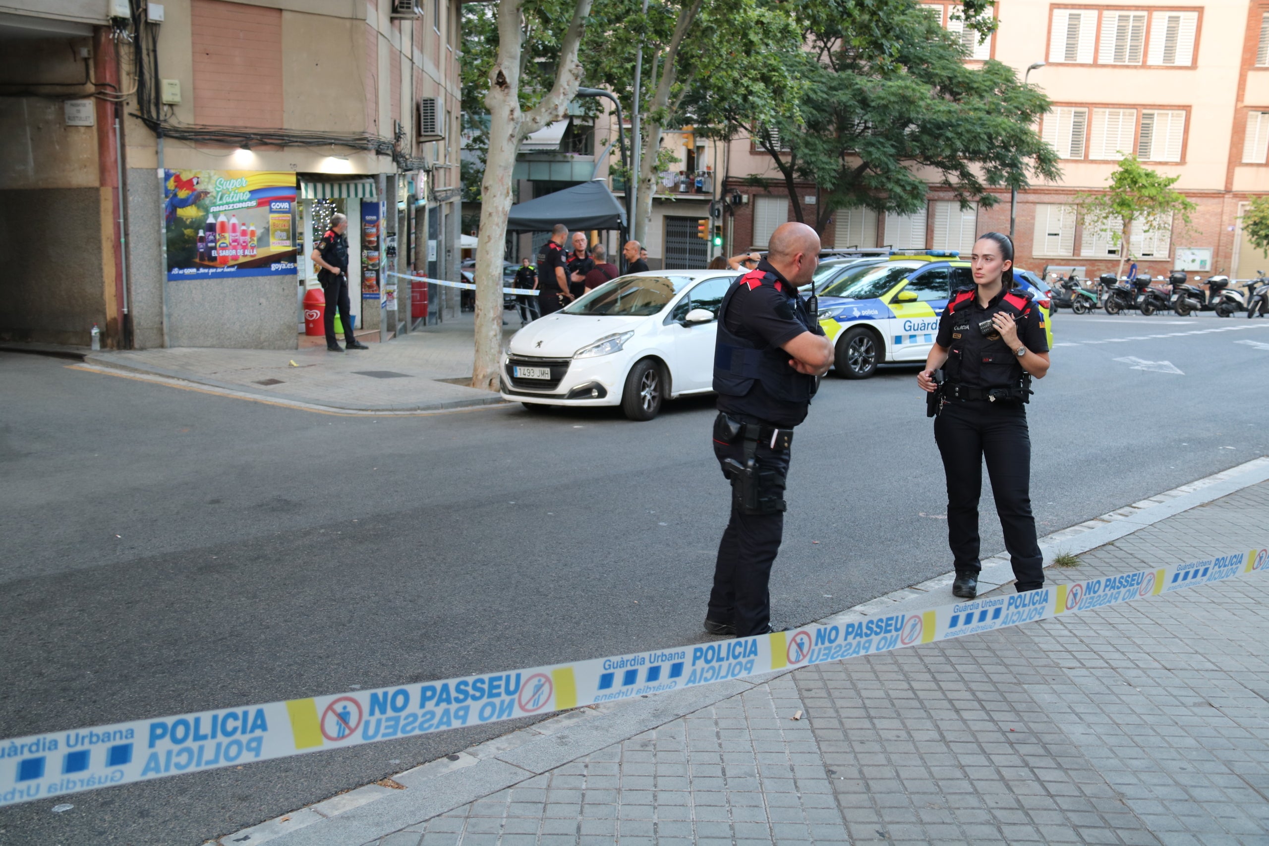 Agents dels mossos al lloc dels fets, a Sant Antoni / ACN