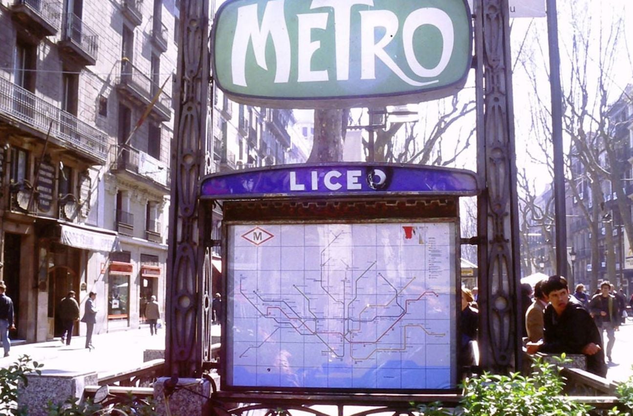 Accés Liceu anys 1985 / Arxiu Fundació TMB