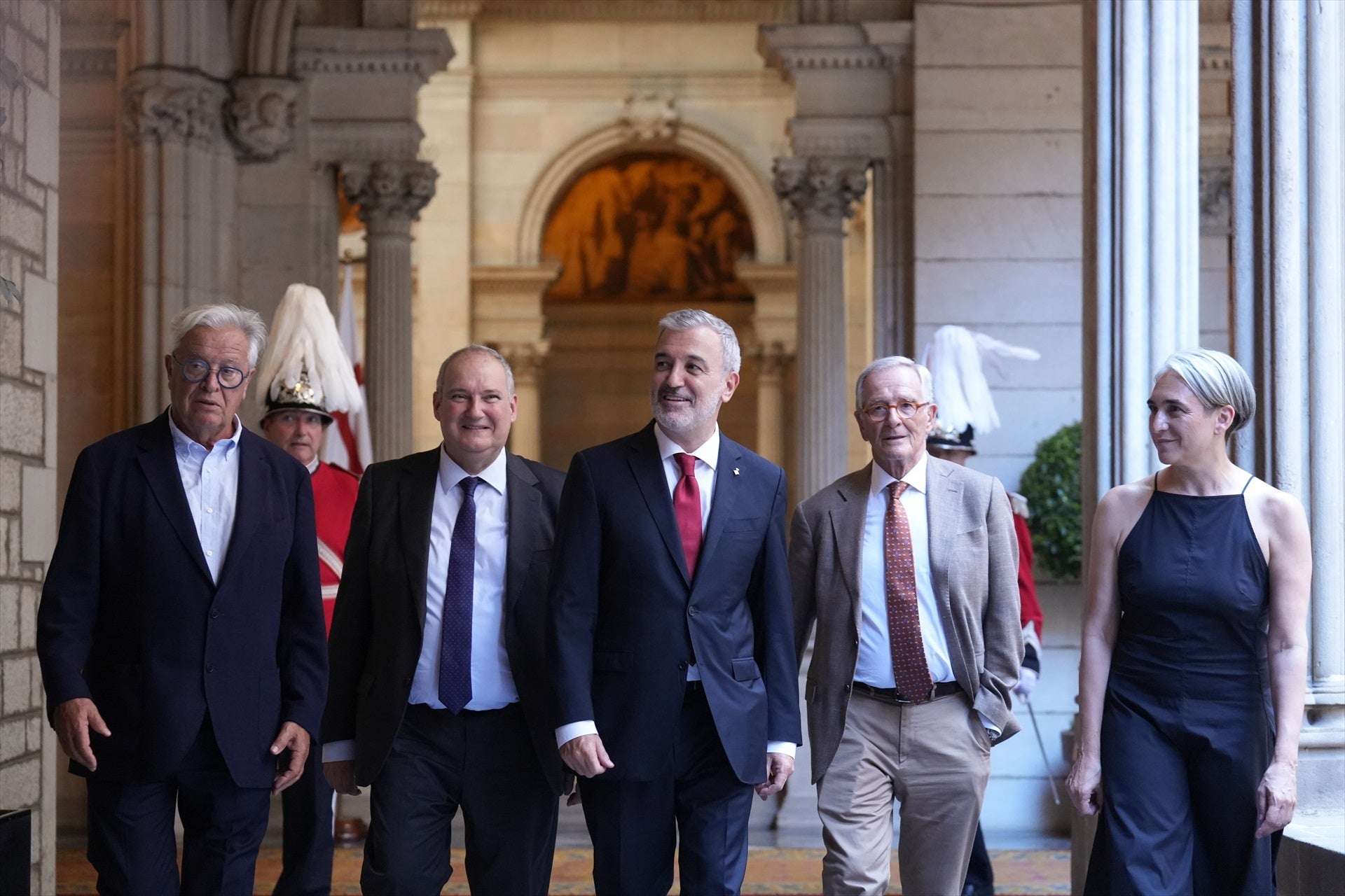 Collboni i els exalcaldes de Barcelona en l'entrega de la Medalla d'Or de Barcelona |
DAVID ZORRAKINO - EUROPA PRESS
