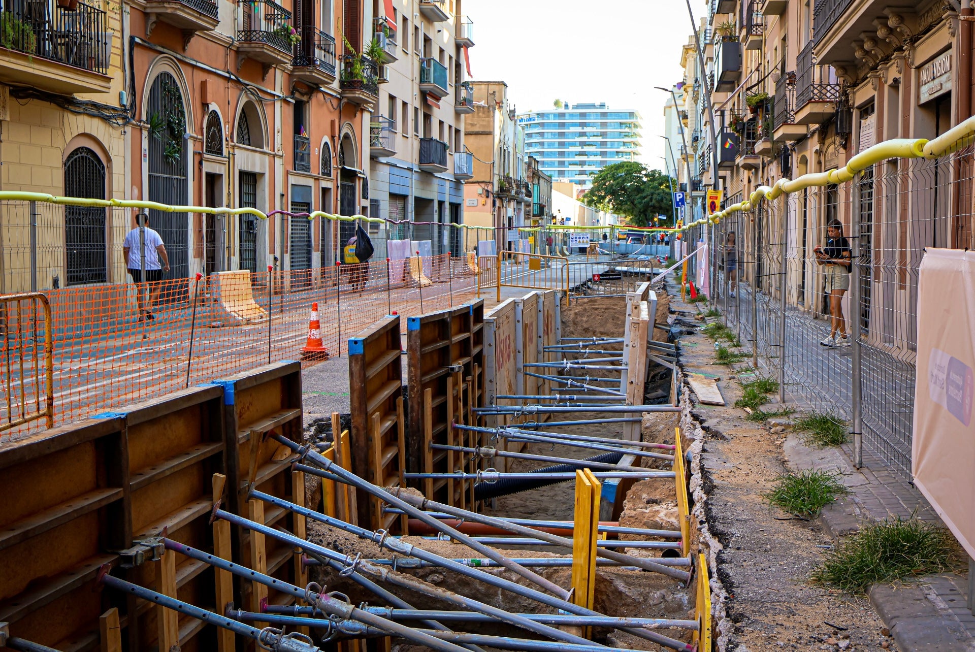 Obres al Carrer del Taulat. Les obres d’asfaltat i pavimentació al carrer del Taulat, a Barcelona. / Marta Cardenal