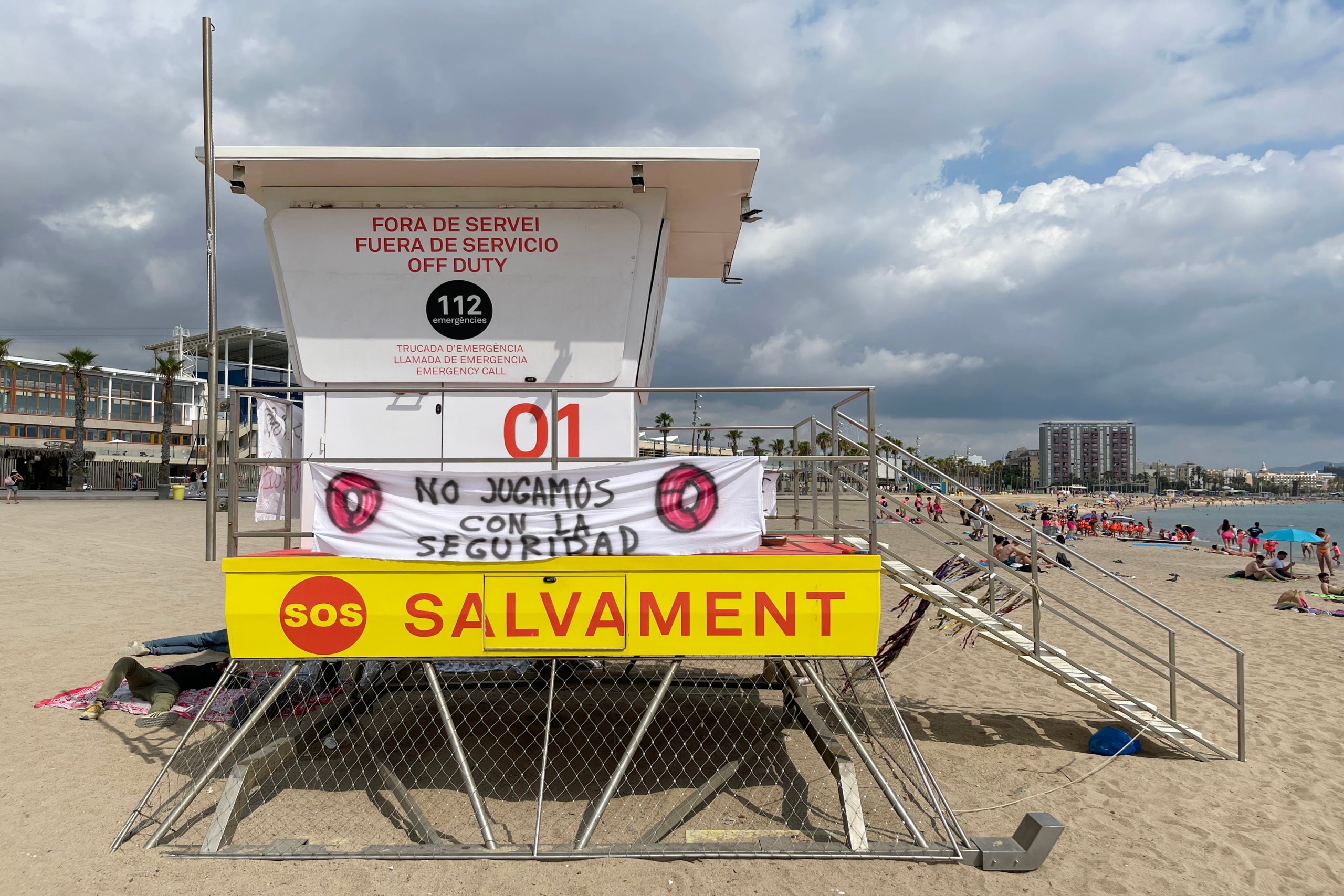 Una torre de salvament tancada per la vaga de socorristes / ACN