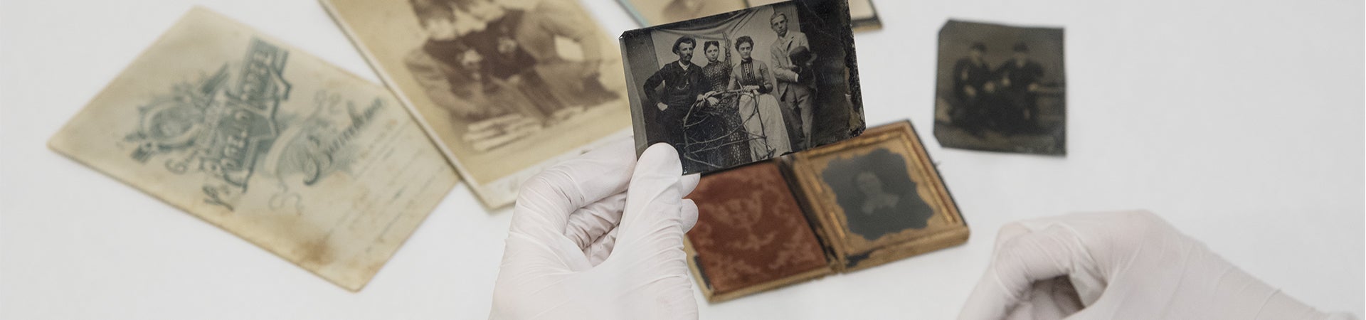 El Institut d’Estudis Fotogràfics de Catalunya (IEFC) fue fundado en el año 1972 y ahora podría estar en riesgo de desaparecer por la pérdida de su sede / IEFC