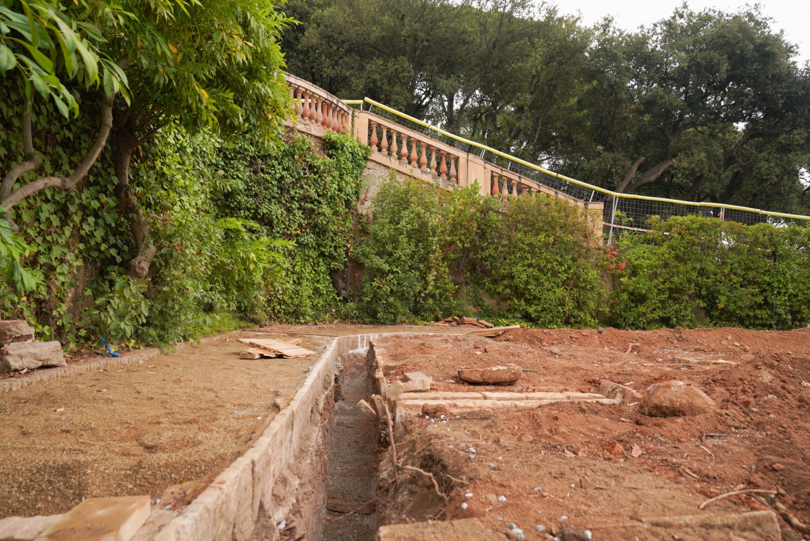 Restes del sistema de reg original del Laberint d'Horta que han aflorat durant la restauració del parc / Ajuntament de Barcelona